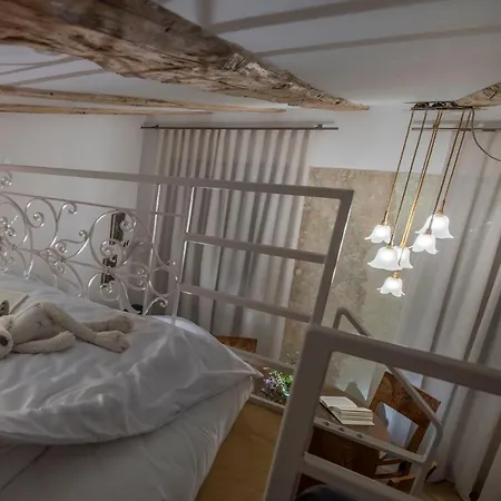 Karinatura * リュブリャナ